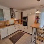 Maisonette Woerthersee 아파트